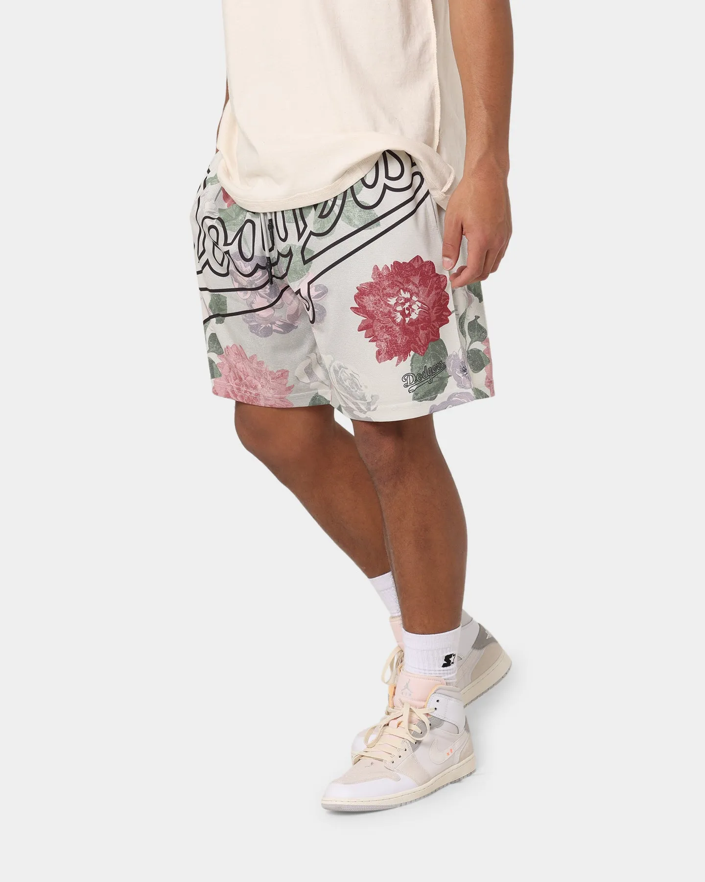 Majestic Athletic Los Angeles Dodgers Digi Floral Camo Shorts Vintage White